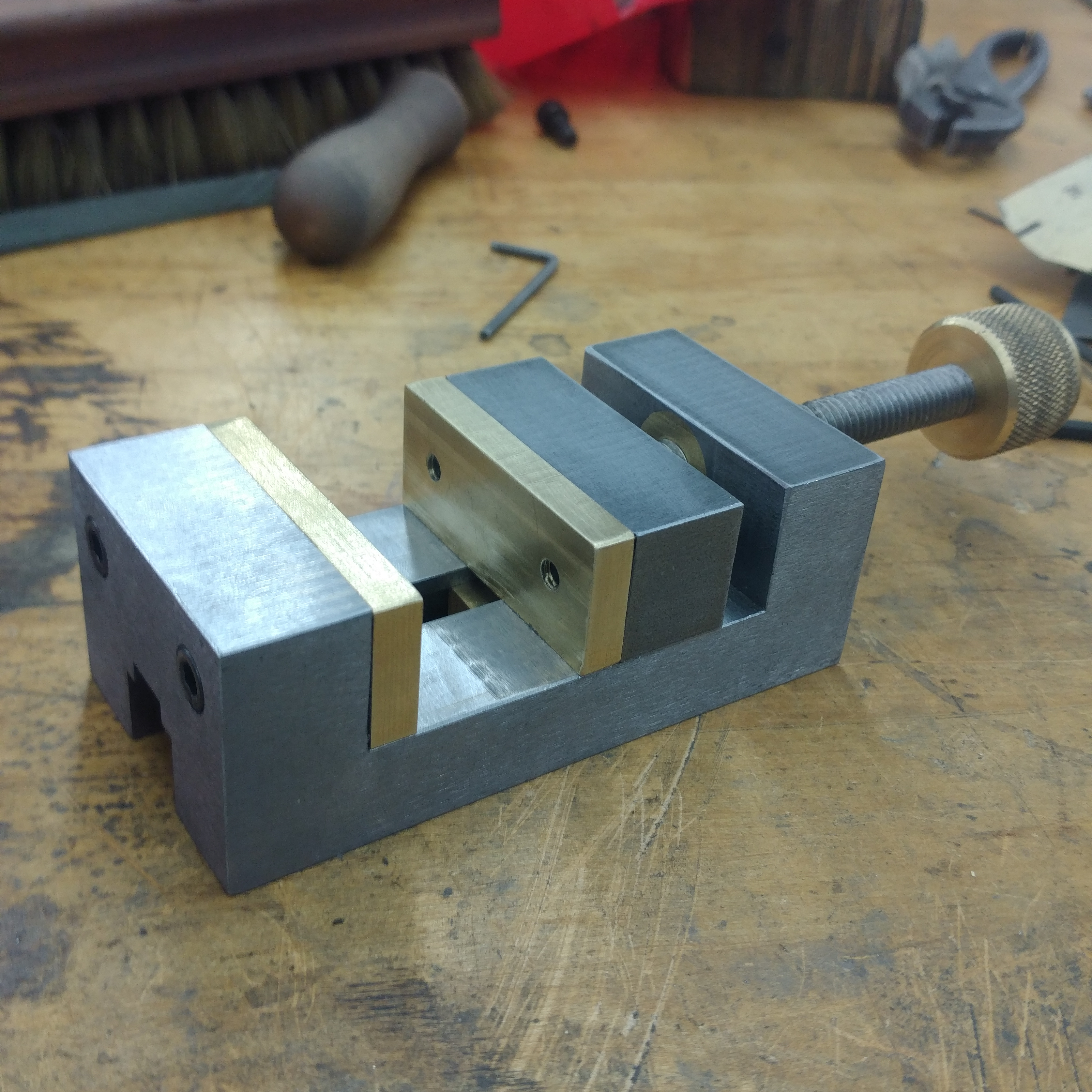 A metal vice from the other angle